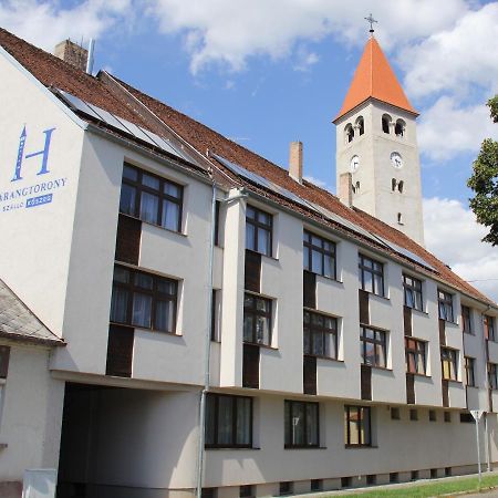Harangtorony Szallo Kőszeg Dış mekan fotoğraf