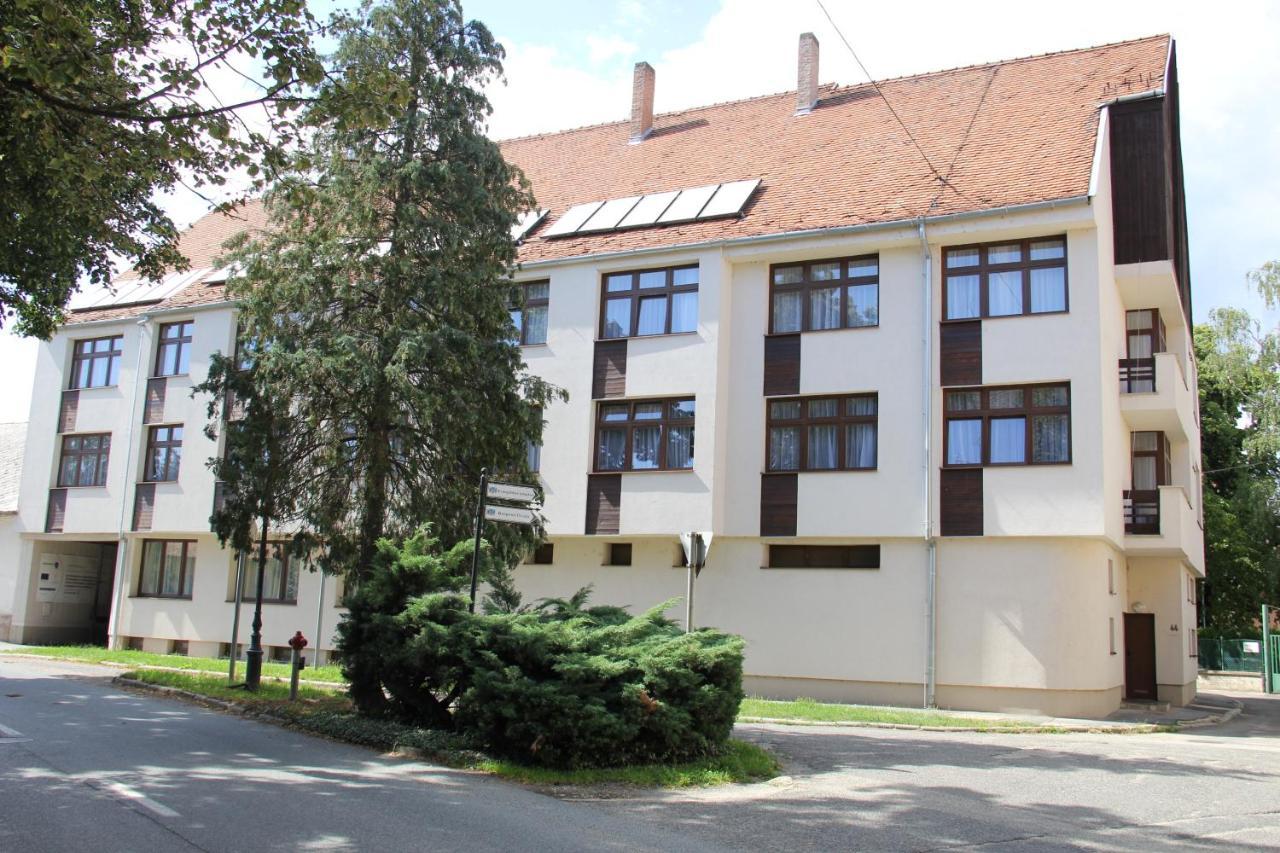 Harangtorony Szallo Kőszeg Dış mekan fotoğraf